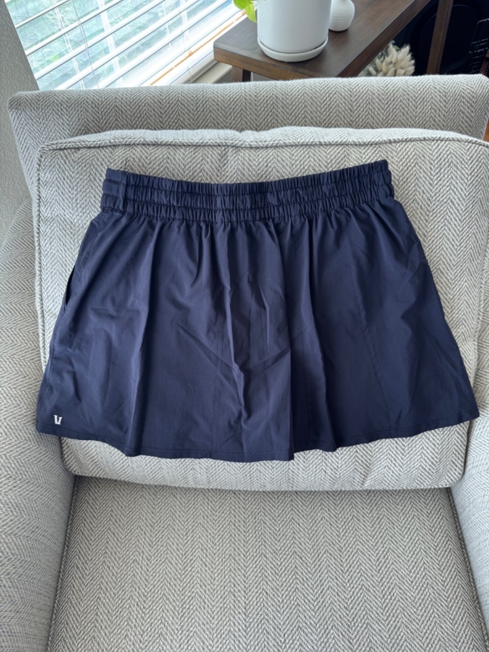 Vuori Clementine Skirt L Sport Tennis Workout Short Skort Performance Breathable - Picture 7 of 9
